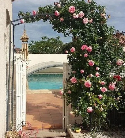 Spacieuse 8 Personnes Avec Piscine Proche Des Plages Vias